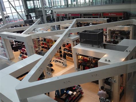 toronto pearson terminal stores